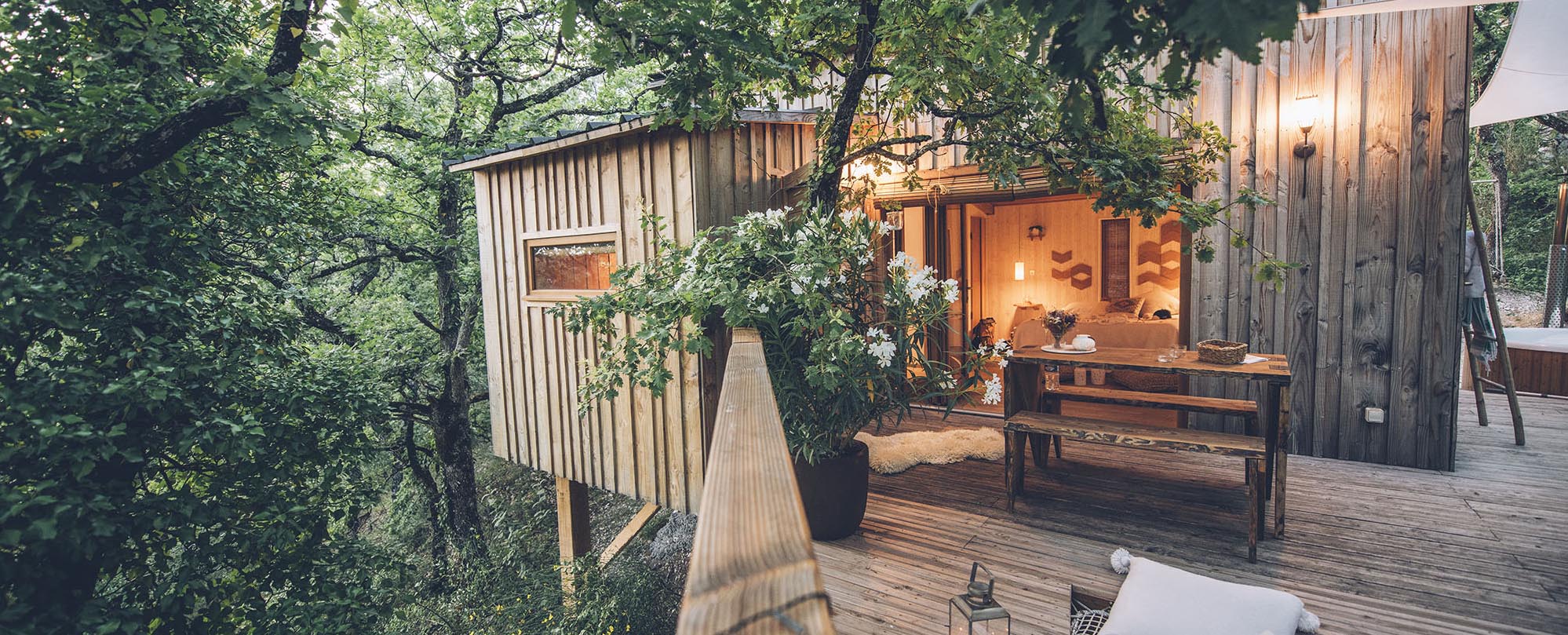 Cabane dans les arbres avec jacuzzi privatif - Bois d'Arambe